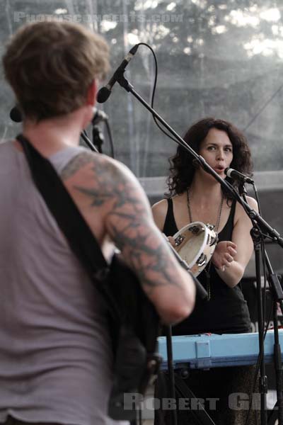 THEE OH SEES - 2010-06-06 - PARIS - Parc de la Villette - 